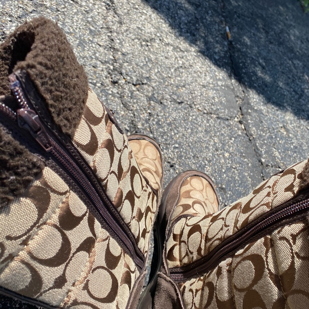 Coach boots brown size 7 - Picture 3 of 3